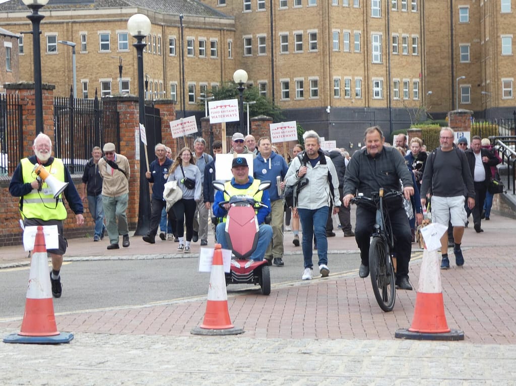 Fund Britain’s Waterways is a coalition of organisations representing hundreds of thousands of inland waterway users and supporters across Britain.