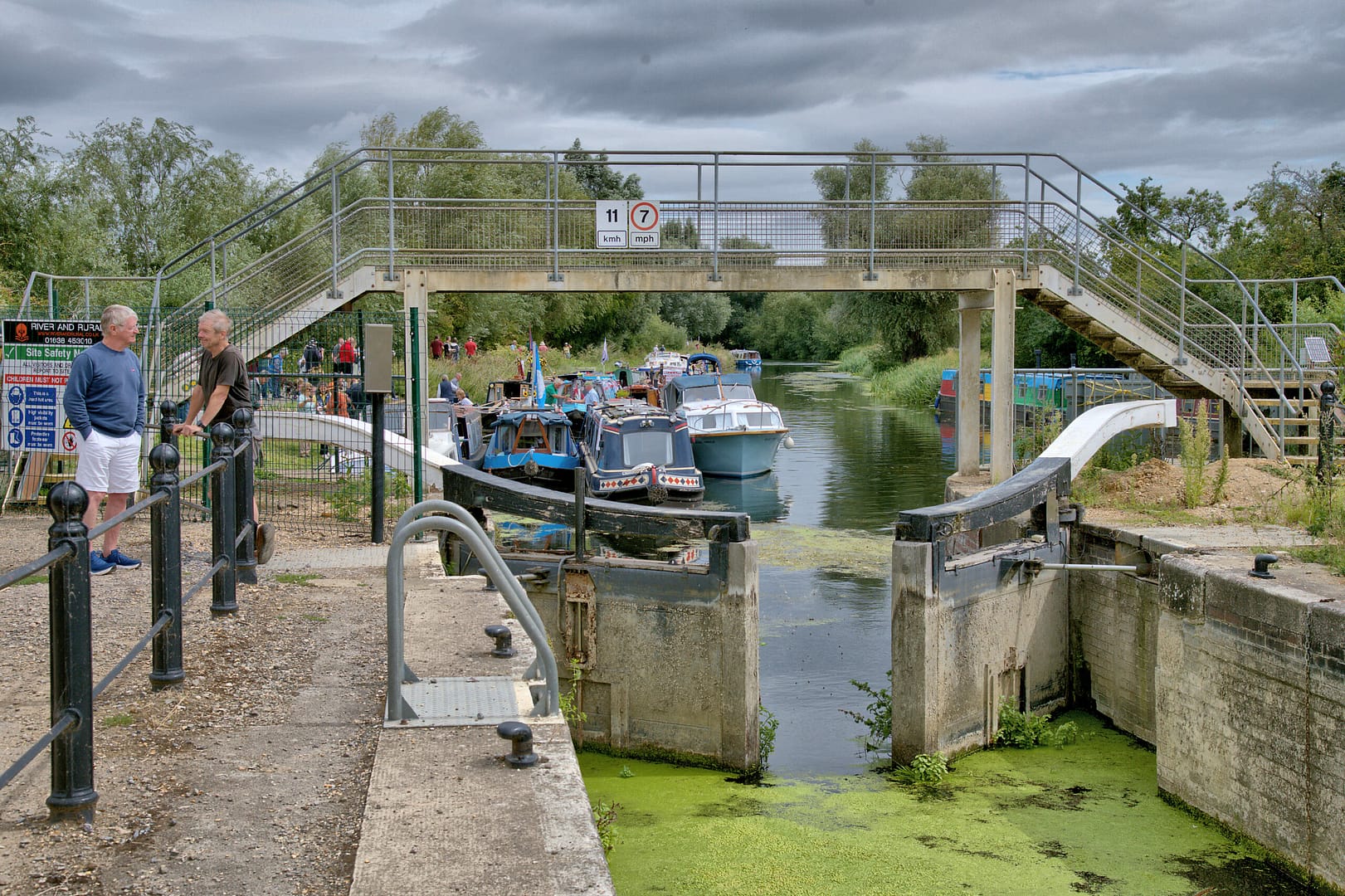 Fund Britain’s Waterways is a coalition of organisations representing hundreds of thousands of inland waterway users and supporters across Britain.